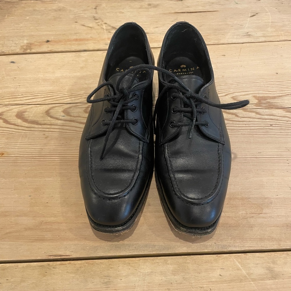 Carmina Bench made black oxfords
